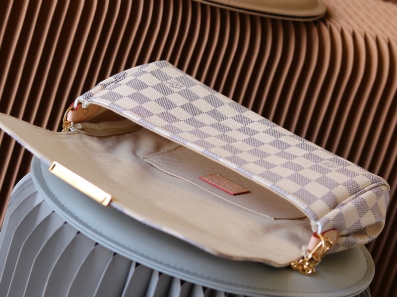 LV Clutch Bags